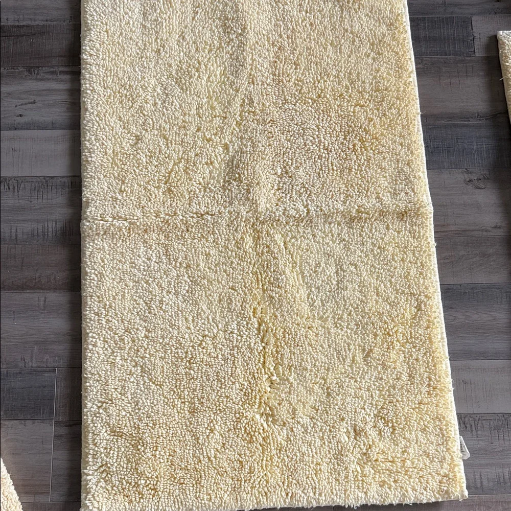 Pale Yellow Bath Mat Set
